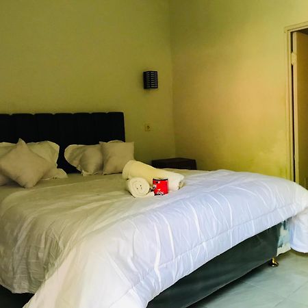 Kampung Homestay Kuta  Extérieur photo
