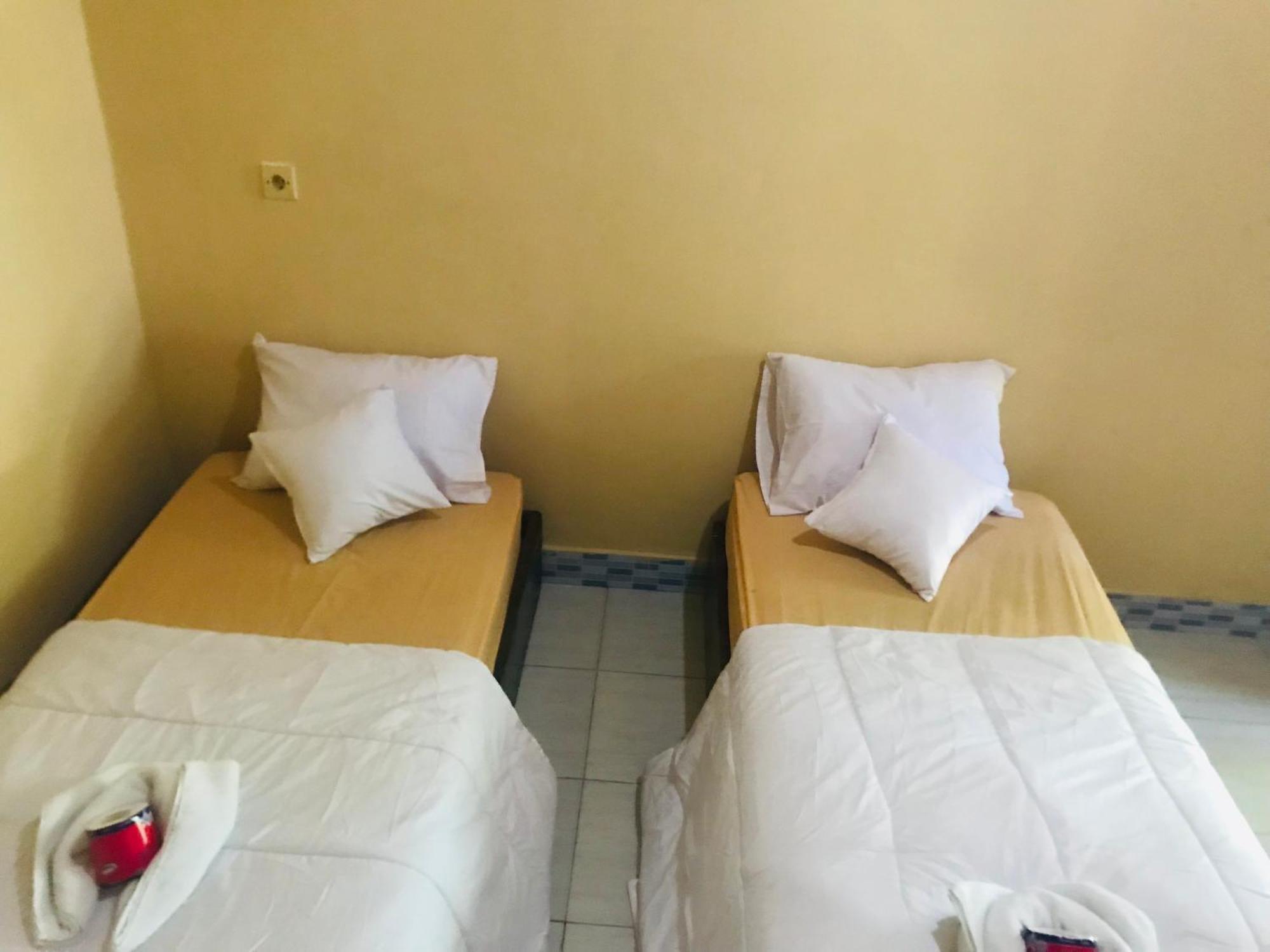 Kampung Homestay Kuta  Extérieur photo