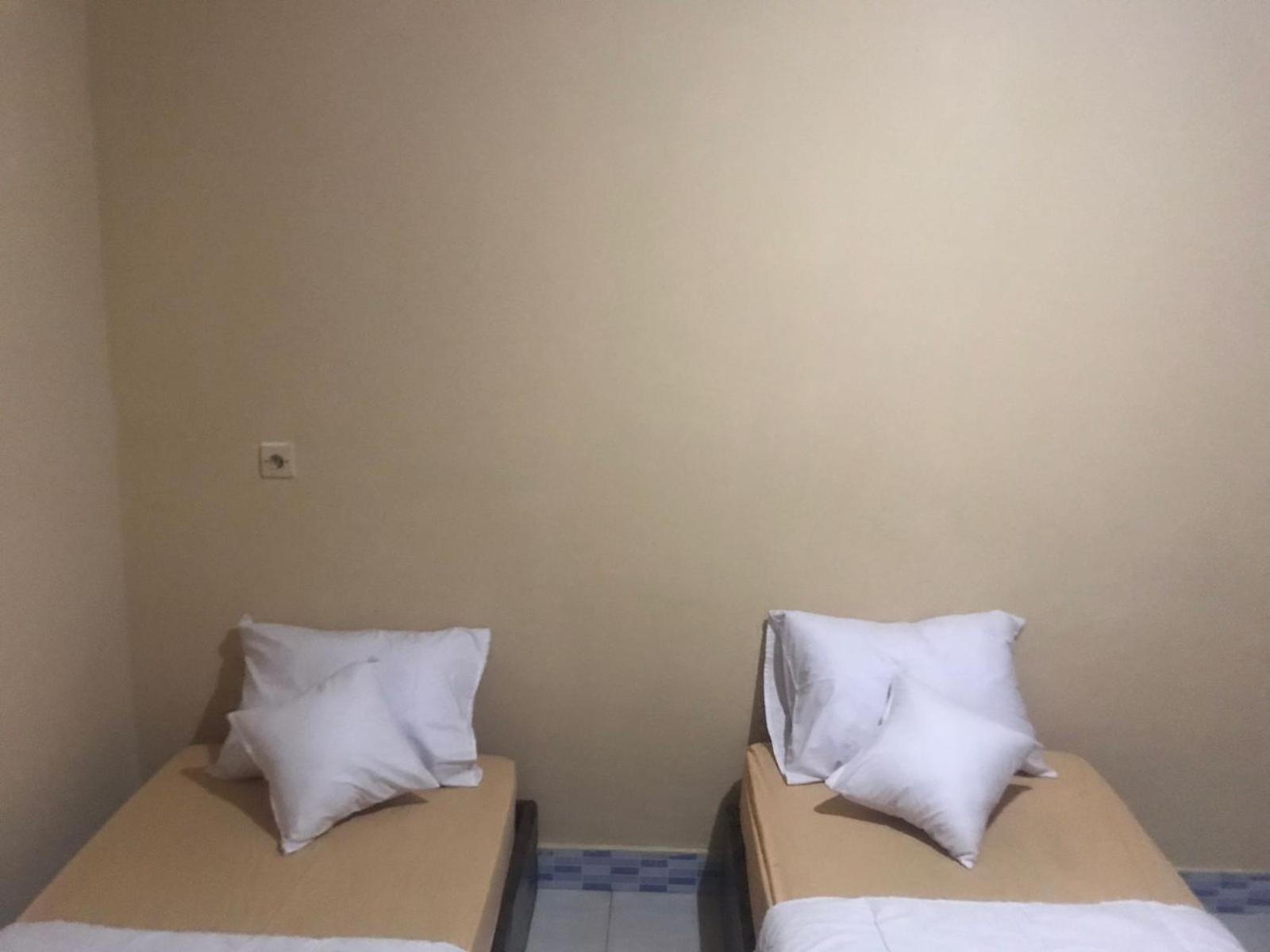 Kampung Homestay Kuta  Extérieur photo